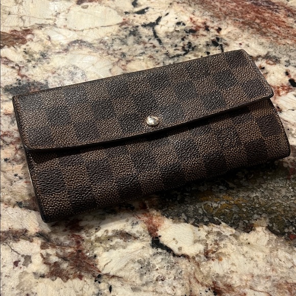 Louis Vuitton Brown Checkered Wallet - Picture 1 of 6